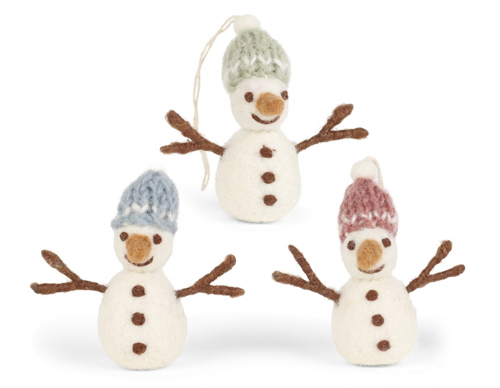 Schau dir dieses entzückende Filz Schneemann 3-er Set zum Aufhängen an. Bei Gry & Sif im Herbst-Näh- & Duftstube Onlineshop findest du nicht nur diese bezaubernden Schneemänner, sondern auch viele weitere wundervolle Filzprodukte. Hol dir den Winterzauber